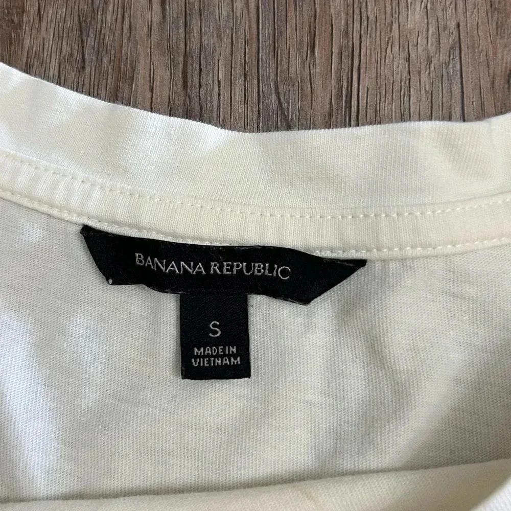 Banana Republic • Lace Accent Long Sleeve Blouse